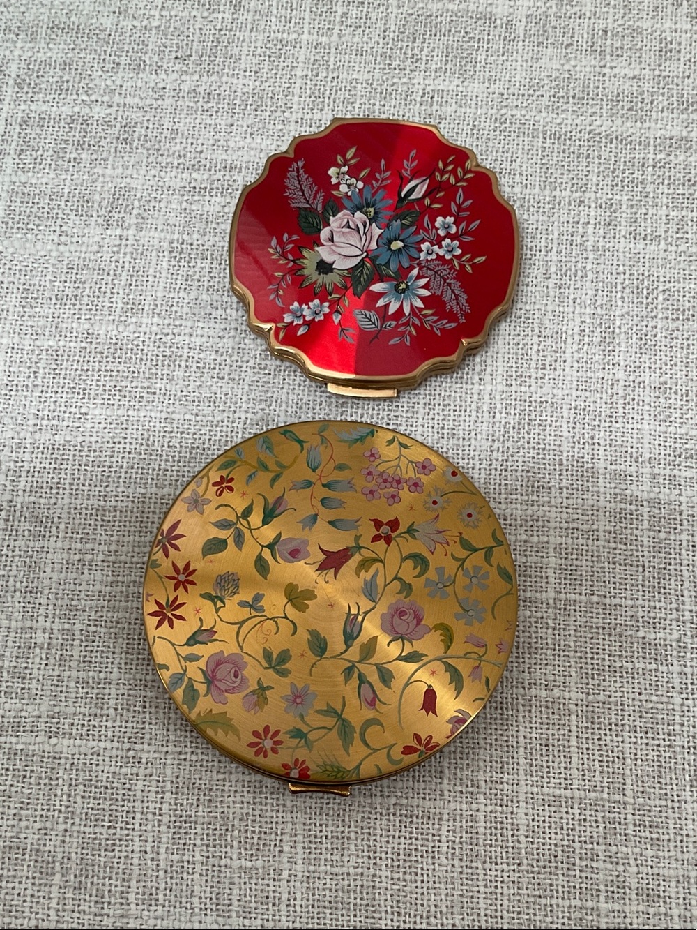 Floral Vintage-Inspired Compact Mirrors - Red & Gold